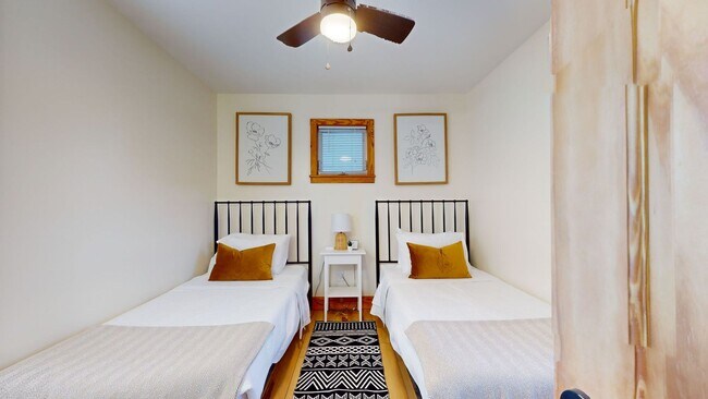 Building Photo - Adorable 3 Bedroom House near NCSU - Available August 1st!
