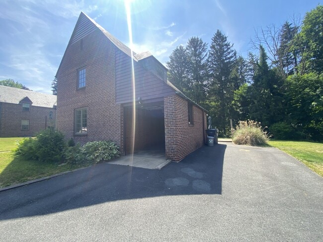 Building Photo - 14 Safe Harbor Village
