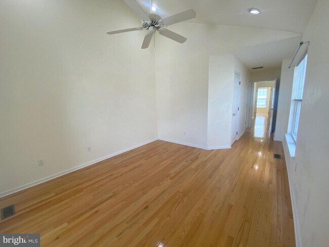 Building Photo - 372 Tuvira Ln