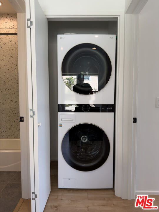 Building Photo - 845 N La Fayette Park Pl