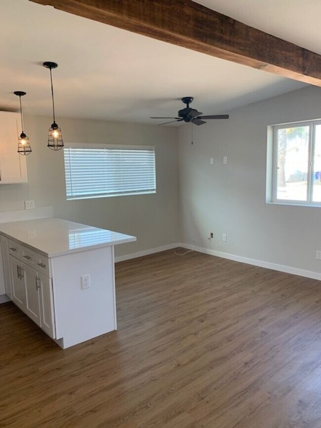 Building Photo - 1461 East Ln