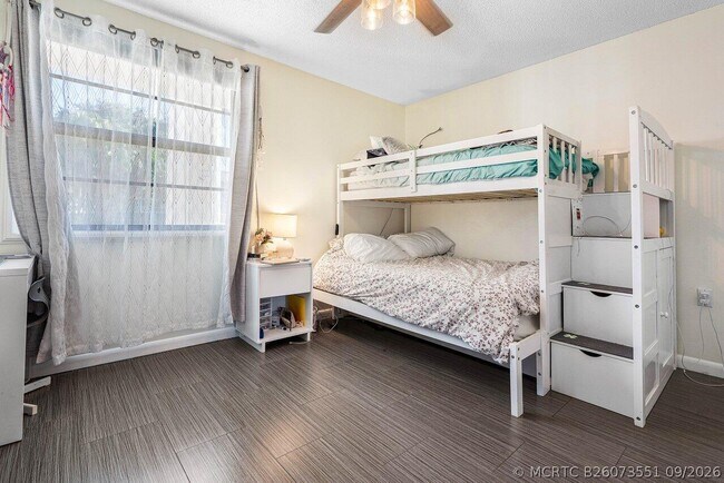 Building Photo - 6121 Balboa Cir