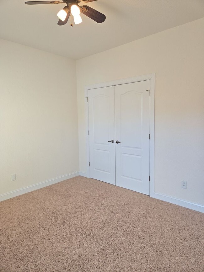 Building Photo - Virginia Beach living at its BEST!