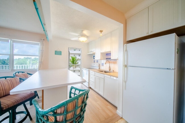 Building Photo - 3600 N Ocean Dr