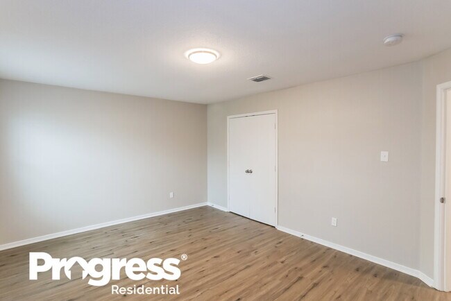 Building Photo - 8764 Stonebriar Ln