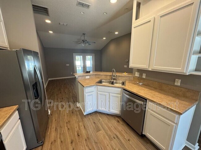 Building Photo - 86269 Venetian Ave