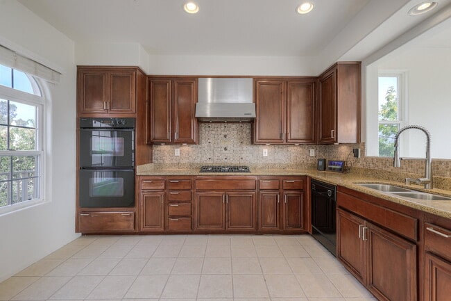 Building Photo - Highland Ranch Spring Valley 2-story 3 bd / 3.5 ba Home w Garage, Yard + MORE!