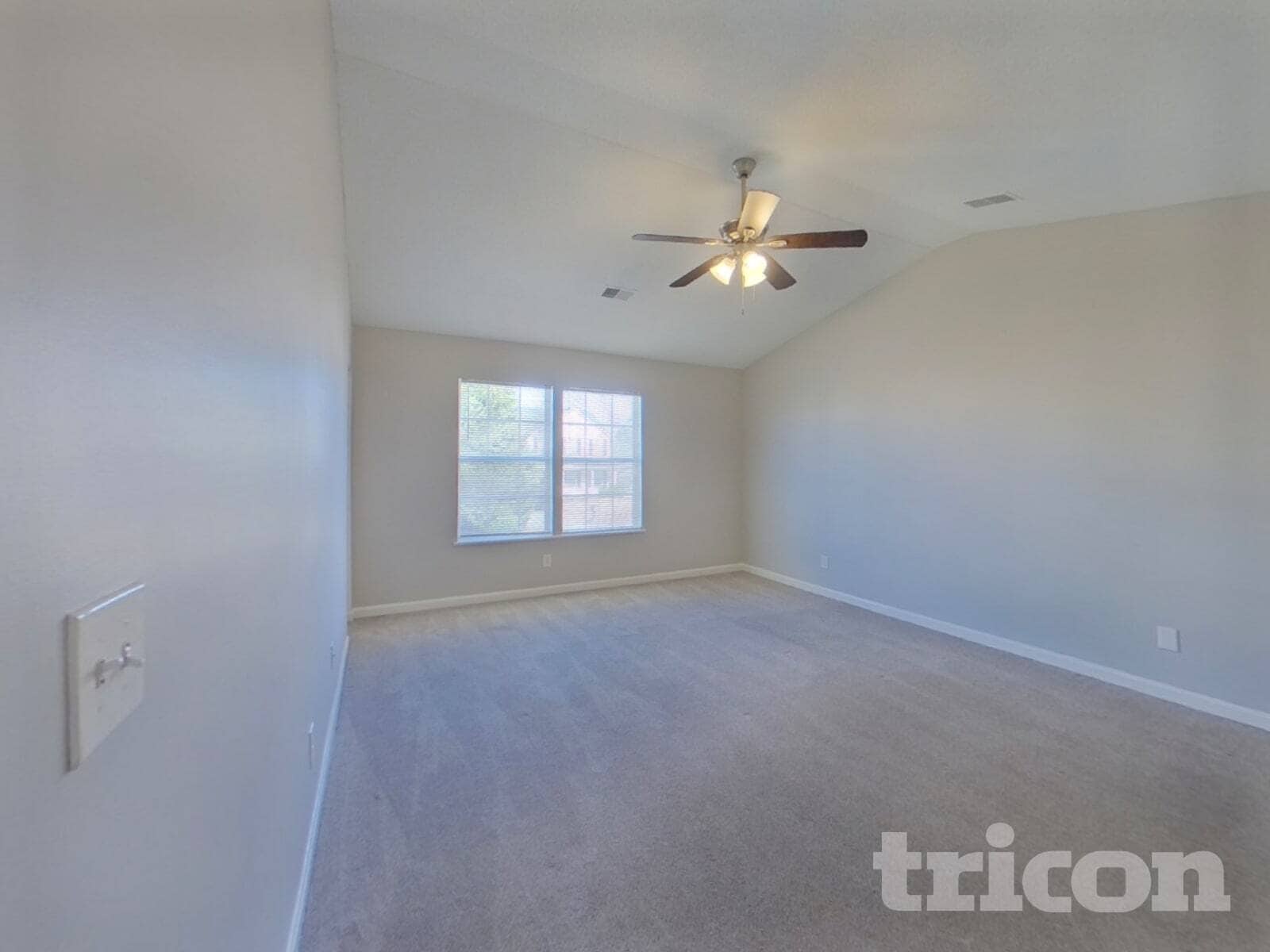 Building Photo - 482 Fox Trot Dr