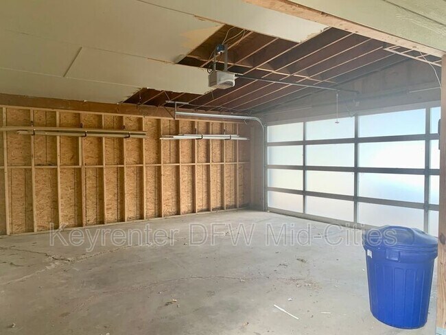 Building Photo - 501 Nottingham Dr