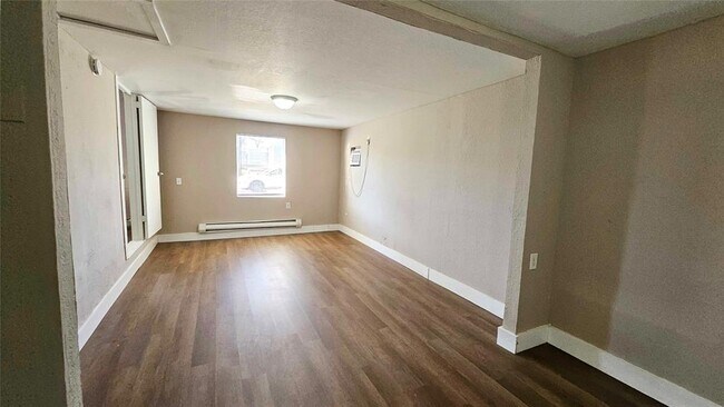 Building Photo - 1505 NE 29th St