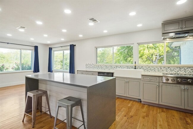 Building Photo - 7216 Langley Ct