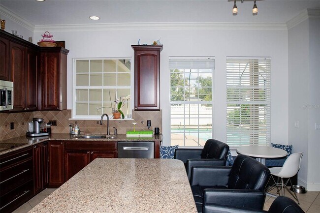 Building Photo - 411 Sycamore St