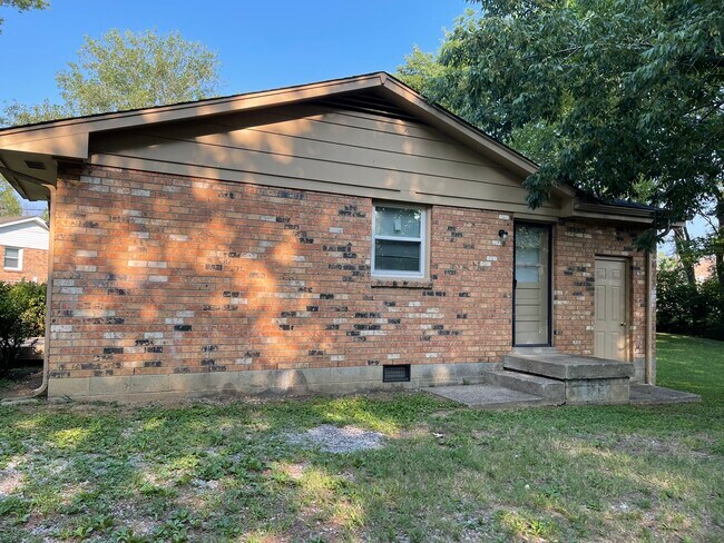 Building Photo - 141 Laurel Ct