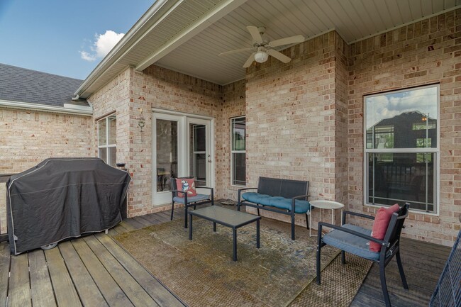 Building Photo - Immaculate 4 Bedroom Home with in Riverwal...