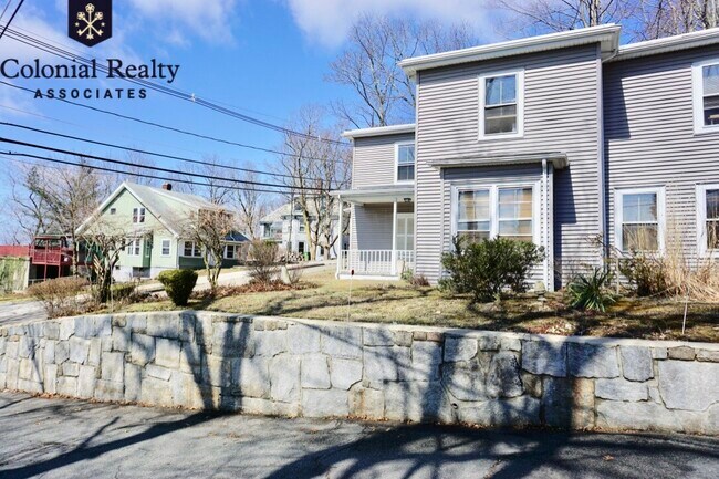 Building Photo - 153 Palfrey St