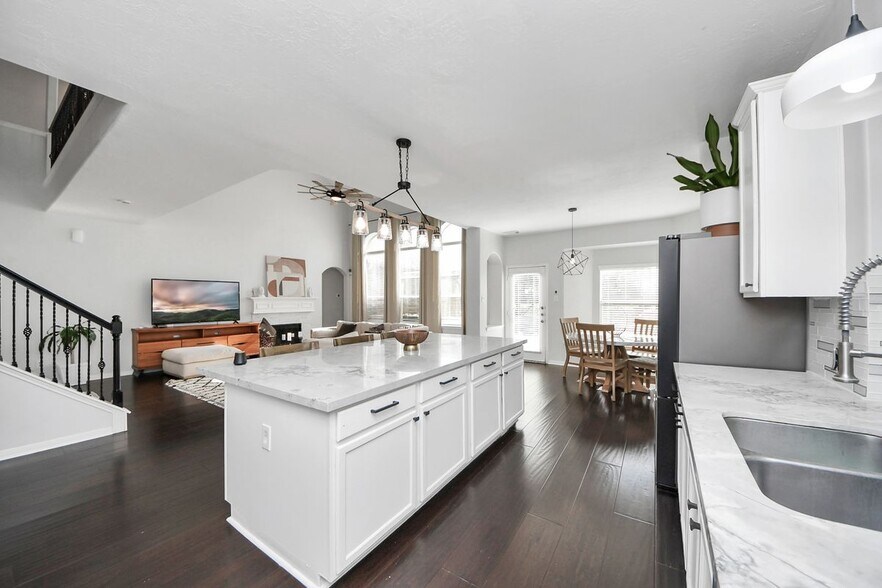 Building Photo - 30214 Vinebriar Dr