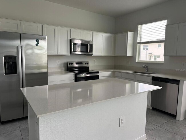 Building Photo - 265 Bogey Dr