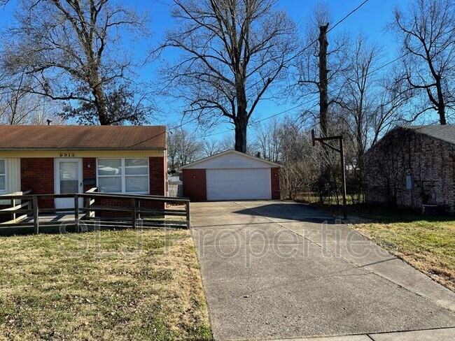 Building Photo - 9913 Lochwick Way