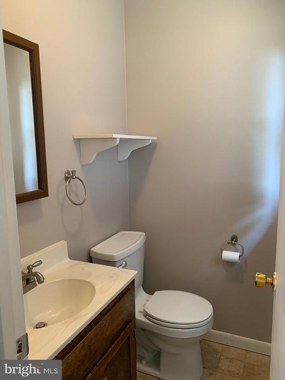 Building Photo - 110 Beech Ln