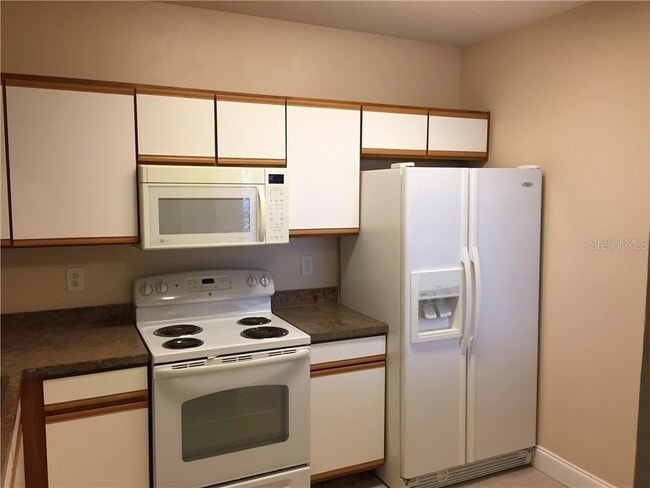 Building Photo - 6413 Hollydale Pl