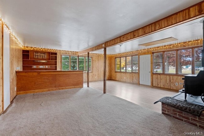 Building Photo - 7 Red Top Rd