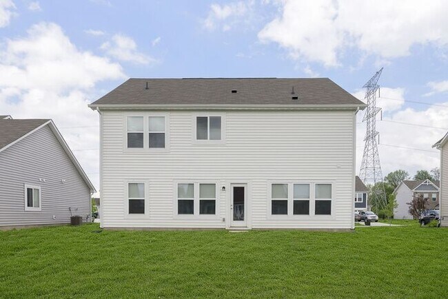 Building Photo - Awesome 5 Bedroom In Great McCordsville Lo...