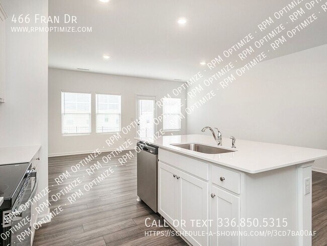 Building Photo - 466 Fran Dr