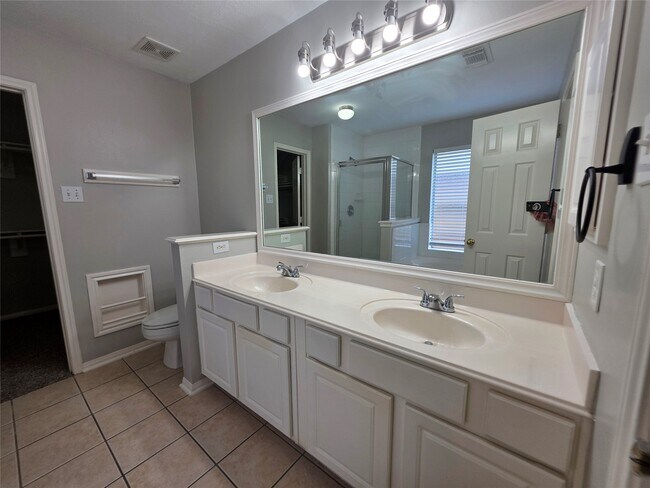 Building Photo - 3602 Brookstone Ct