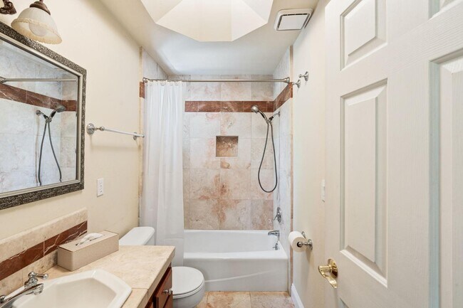 Building Photo - 14215 Killarney Dr