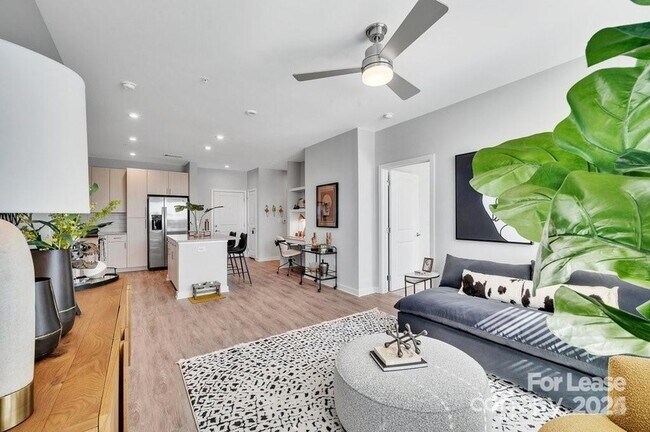 Building Photo - 2020 W Morehead St