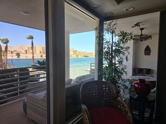 Building Photo - VACATION RENTAL - Condo on the River