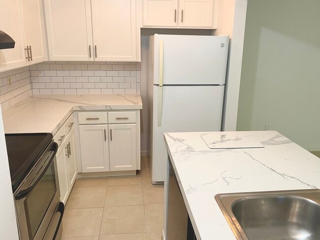 Building Photo - 20 Veronese Ct