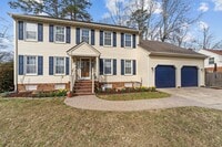 Building Photo - 832 Chalbourne Dr