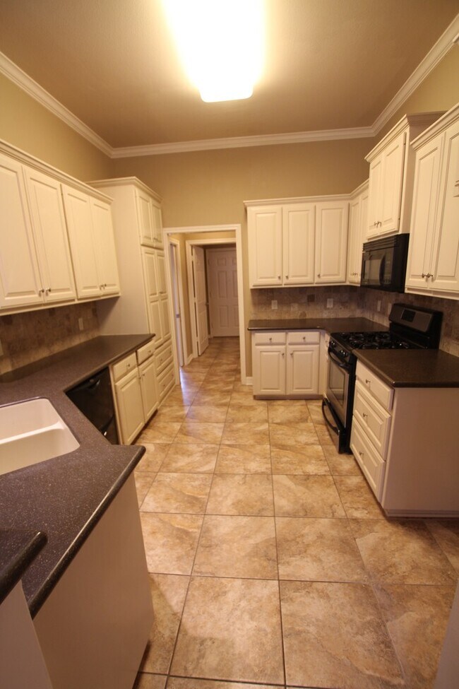 Building Photo - Coming Soon: Beautiful 3 Bedroom, 2 Bath n...