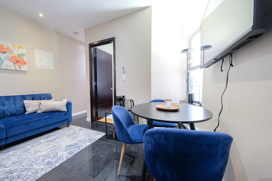 Building Photo - 5 W 101st St