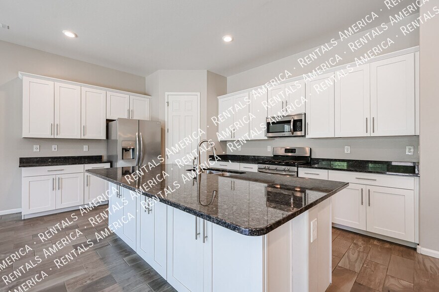 Building Photo - 3865 E Dogwood Pl