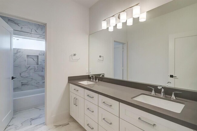 Building Photo - 4304 Sondick Ct