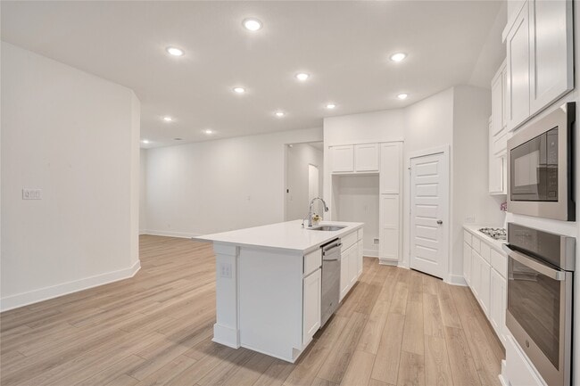 Building Photo - 6027 Churchill Spgs Ln