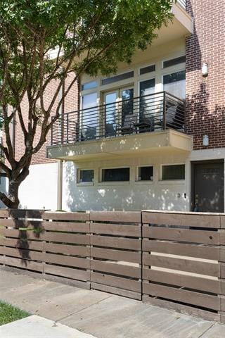 Building Photo - 5711 Ross Ave