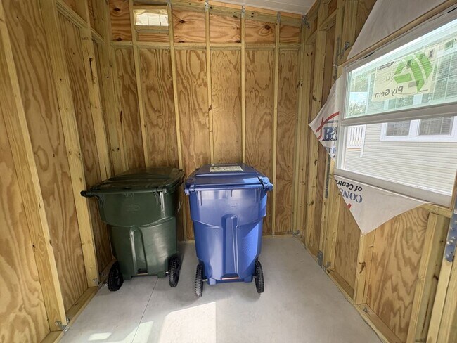 Building Photo - 1634 Voyager Dr