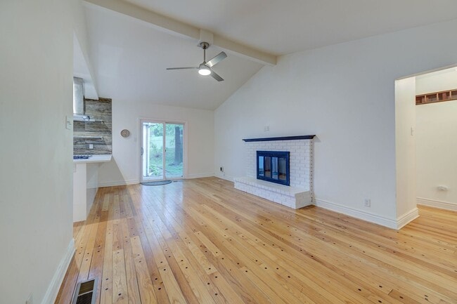 Building Photo - 10602 Tioga Ct