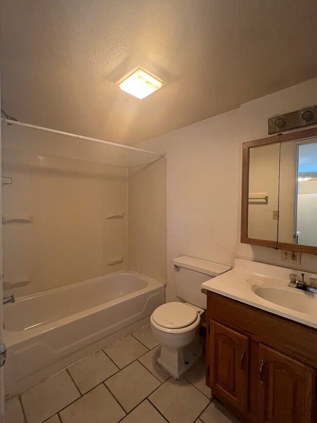 Building Photo - 1101 N Garth Ave