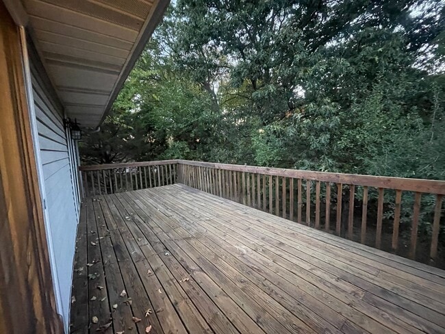 Building Photo - 6770-6772 Pleasantview St NE