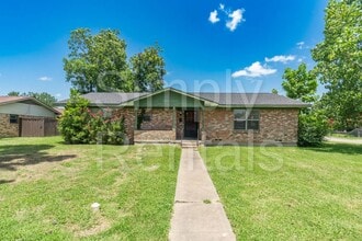 Building Photo - 3500 Nashville Ave