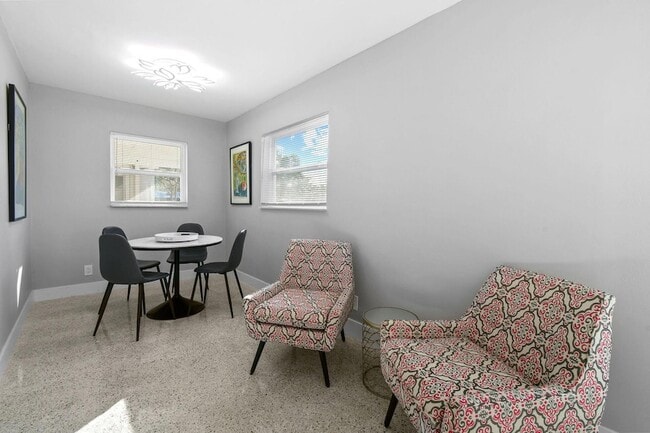 Building Photo - 1004 Stillwater Dr