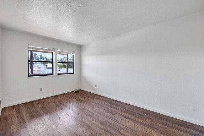 Building Photo - Charming Newly Remodeled 2 Bedroom Home in...