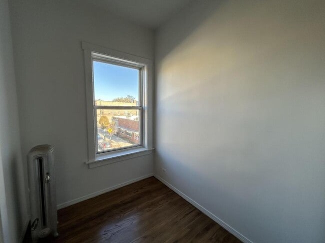 Building Photo - 0 bedroom in Chicago IL 60646