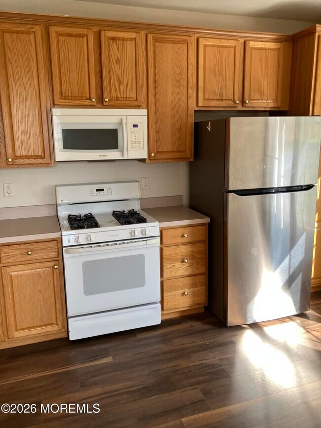 Building Photo - 335 St Andrews Pl