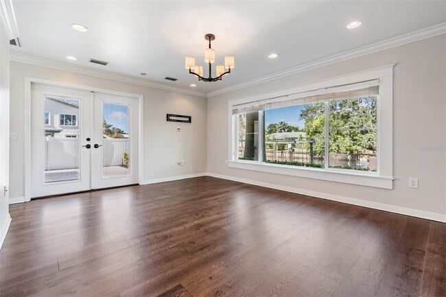 Building Photo - 640 Geneva Pl