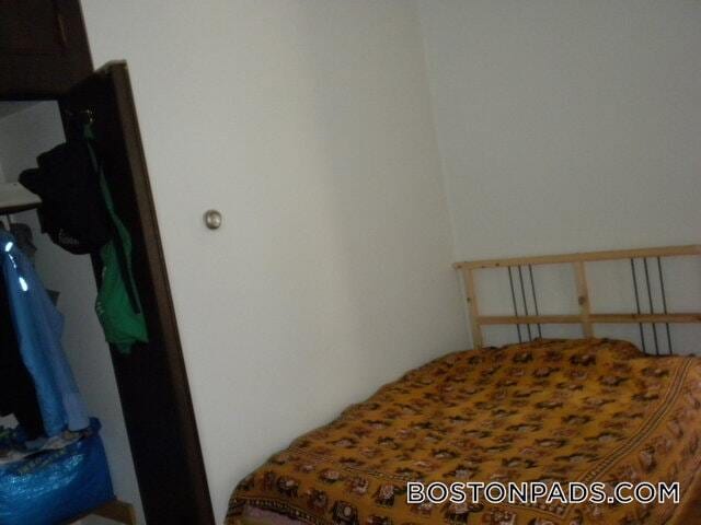 Building Photo - 9 Elmer St